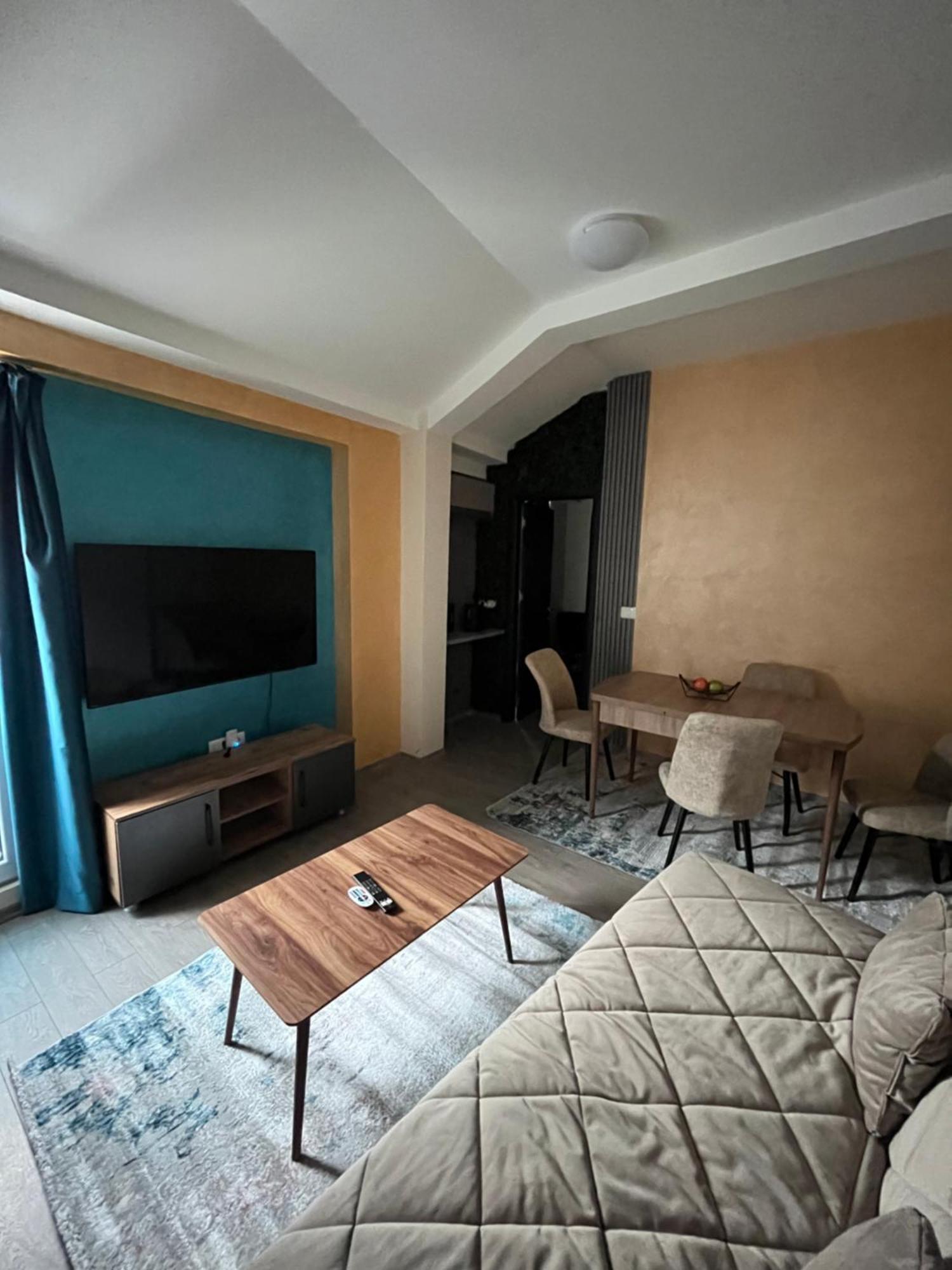 Square Vanilla Apartments سكوبجي المظهر الخارجي الصورة