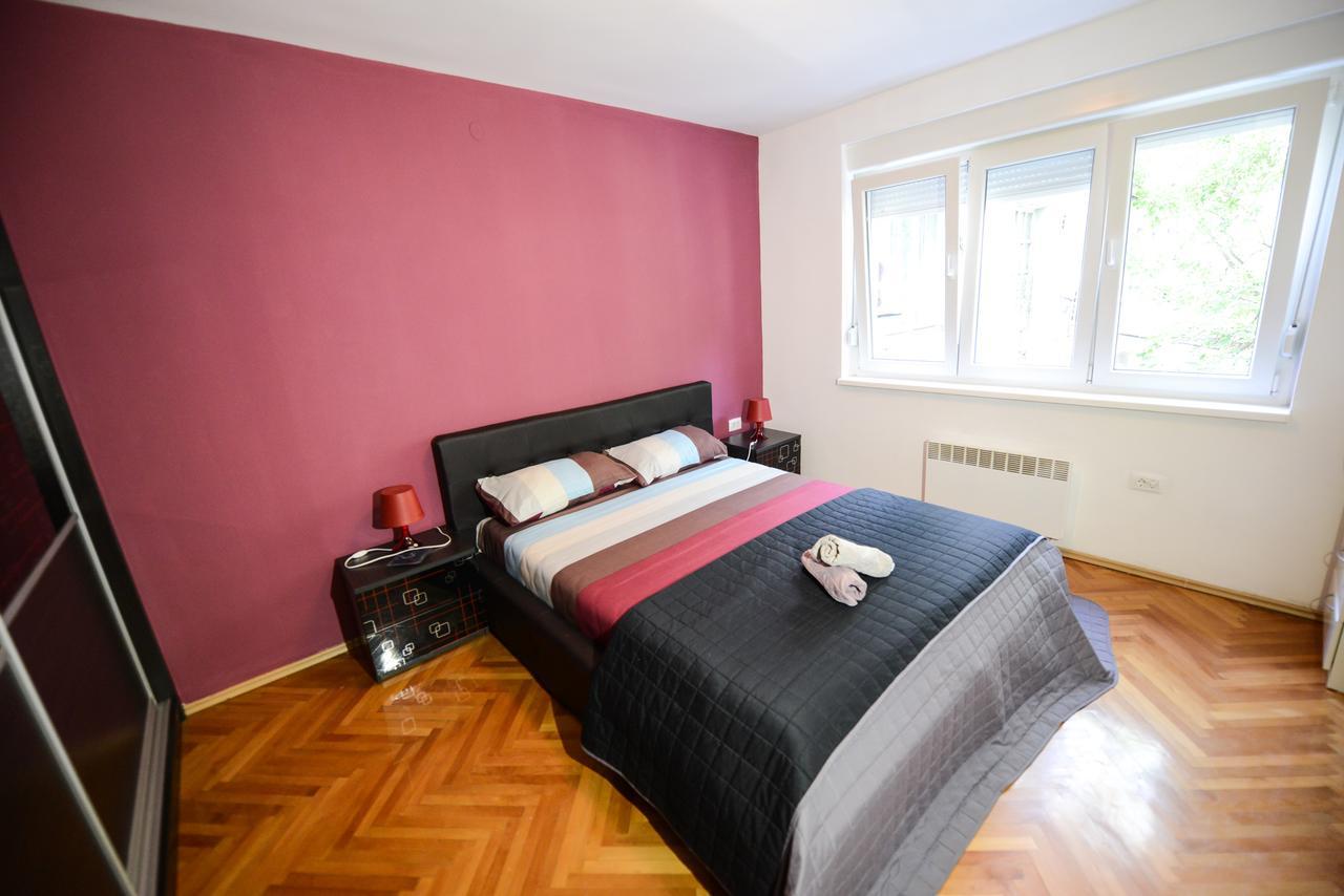 Square Vanilla Apartments سكوبجي المظهر الخارجي الصورة