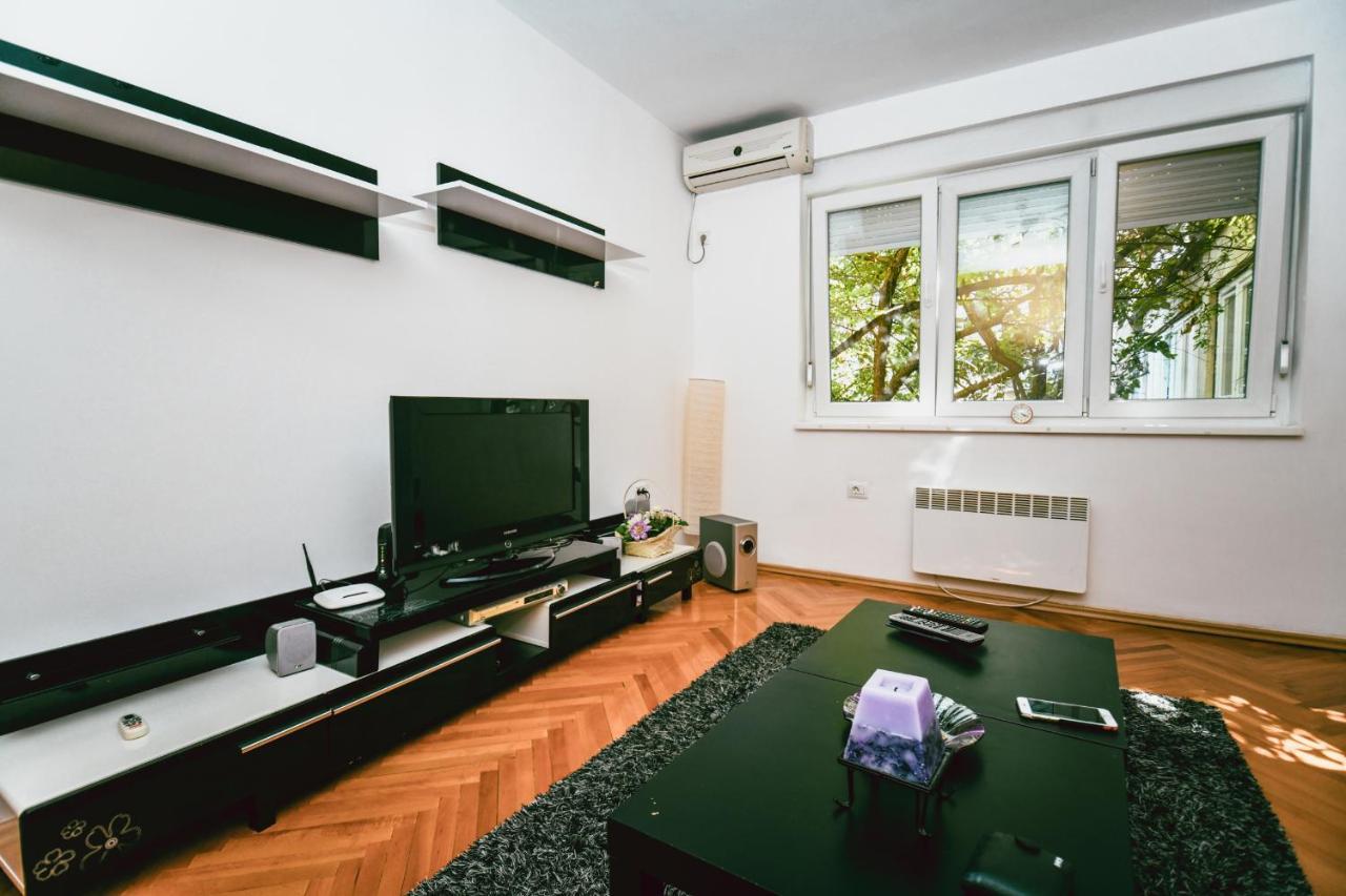 Square Vanilla Apartments سكوبجي المظهر الخارجي الصورة