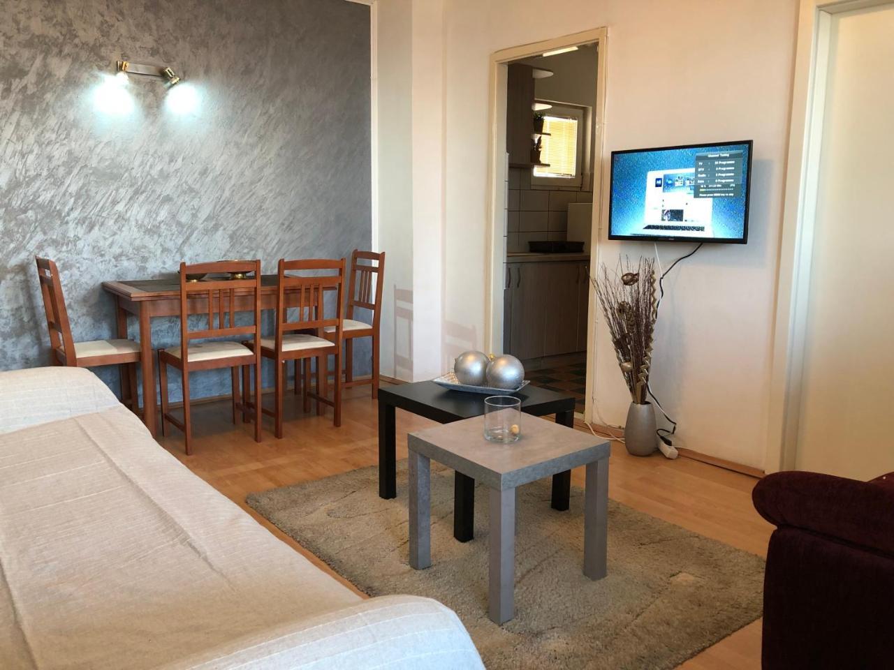 Square Vanilla Apartments سكوبجي المظهر الخارجي الصورة